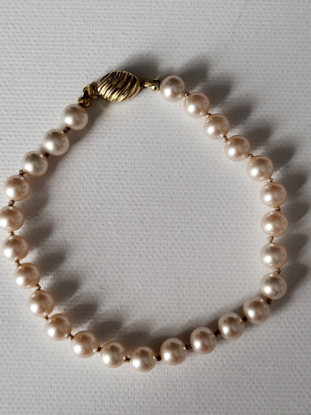 Vintage MARVELLA Ivory Pearl Bracelet with Gold Clasp
